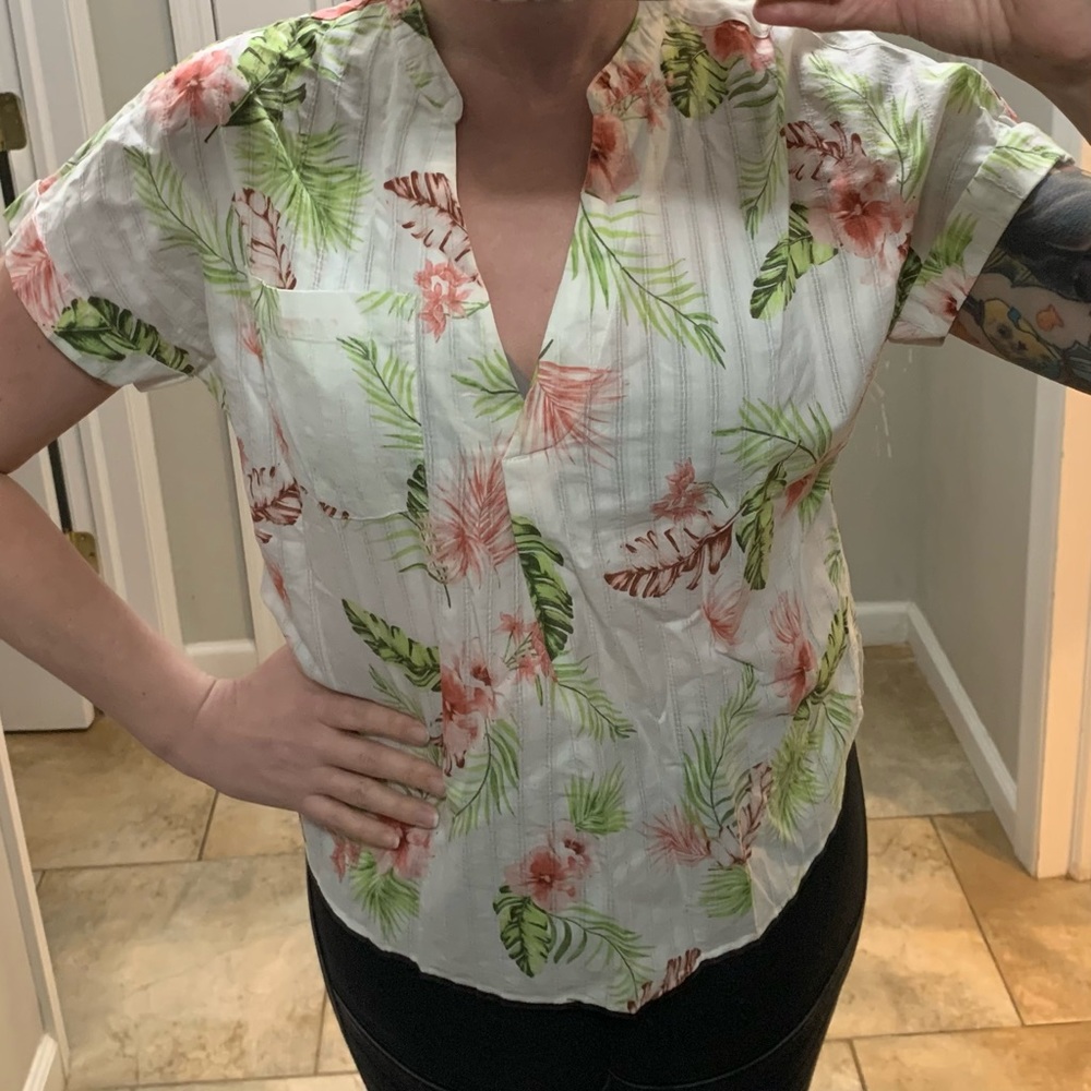 Versona White Hawaiian Tropical T-Shirt